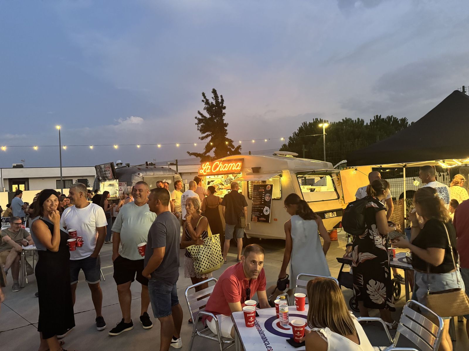 Feria Food Trucks en Aldeatejada en la plaza Mayalde