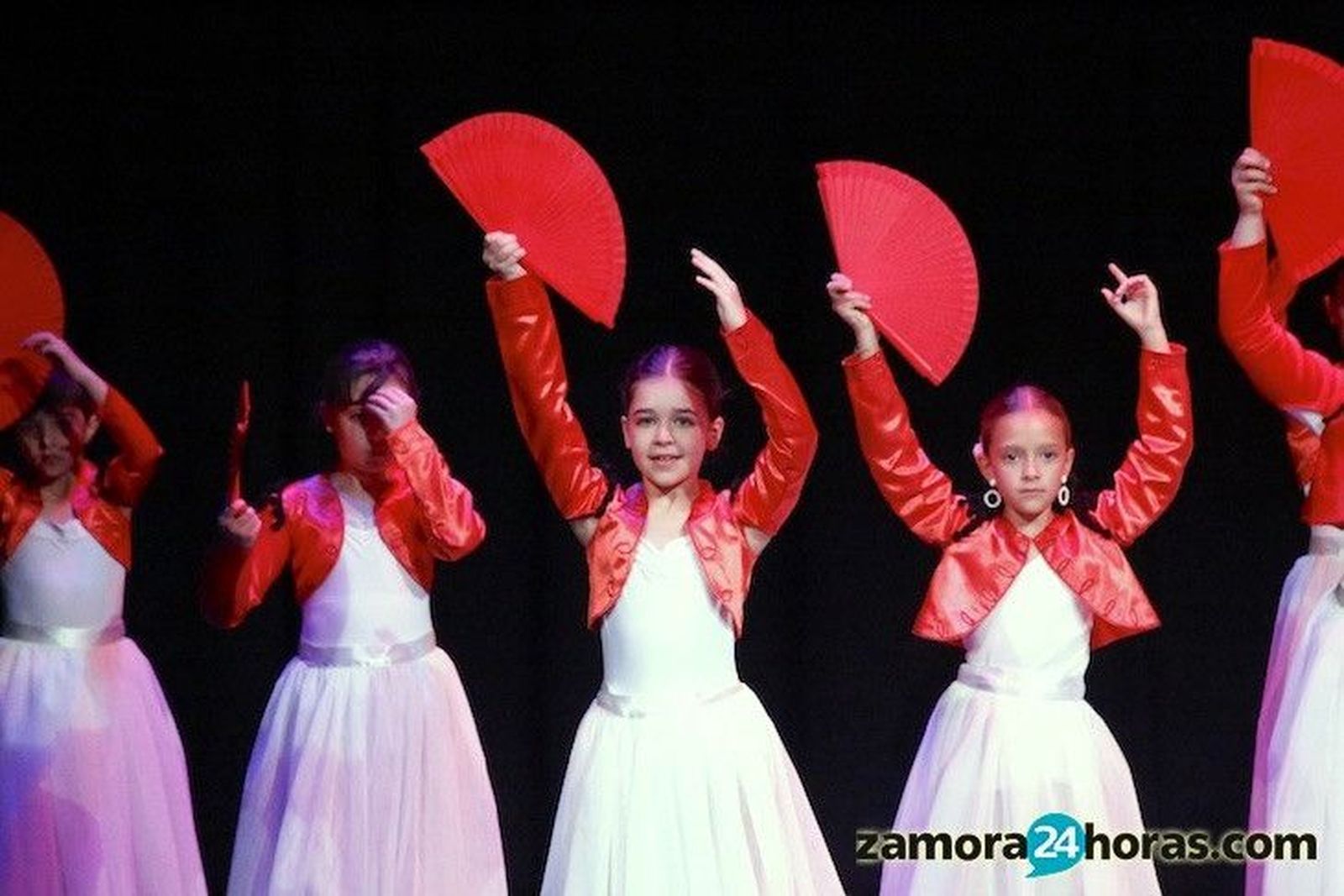 El ‘Guiño español’ de Carmen Ledesma abarrota el Principal