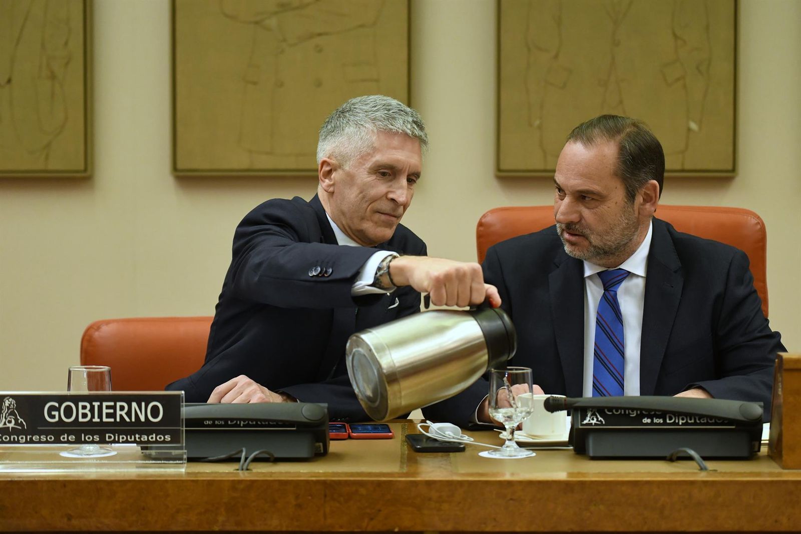 Archivo - El ministro de Interior, Fernando Grande-Marlaska (i), y el exministro de Transportes José Luis Ábalos (d) en una reunión de la Comisión de Interior - Fernando Sánchez - Europa Press - Archivo