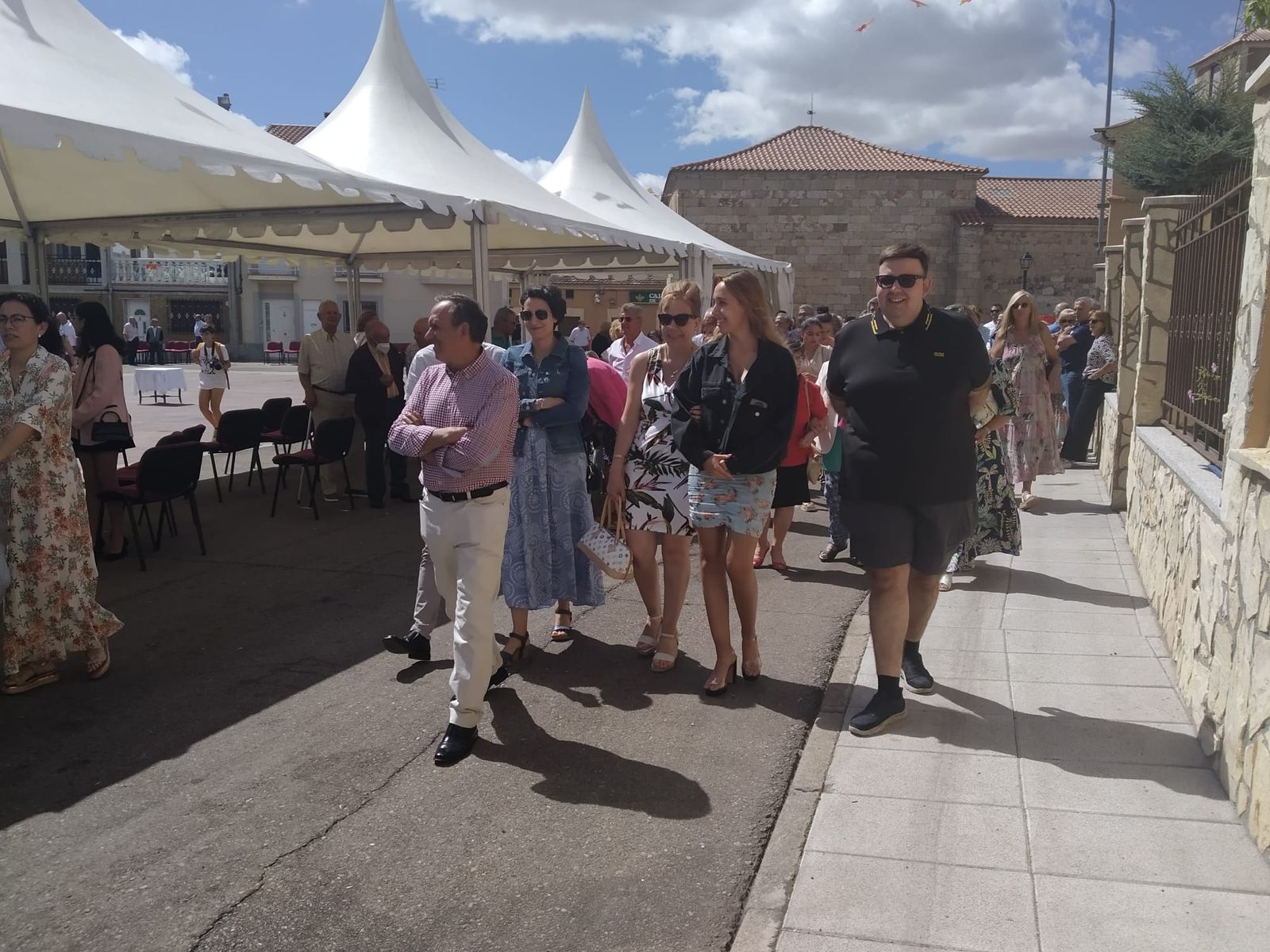 procesion-por-las-fiestas-patronales-en-valdelosa-15