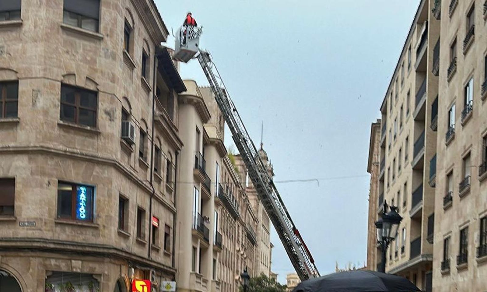 Bomberos de Salamanca en la calle Zamora