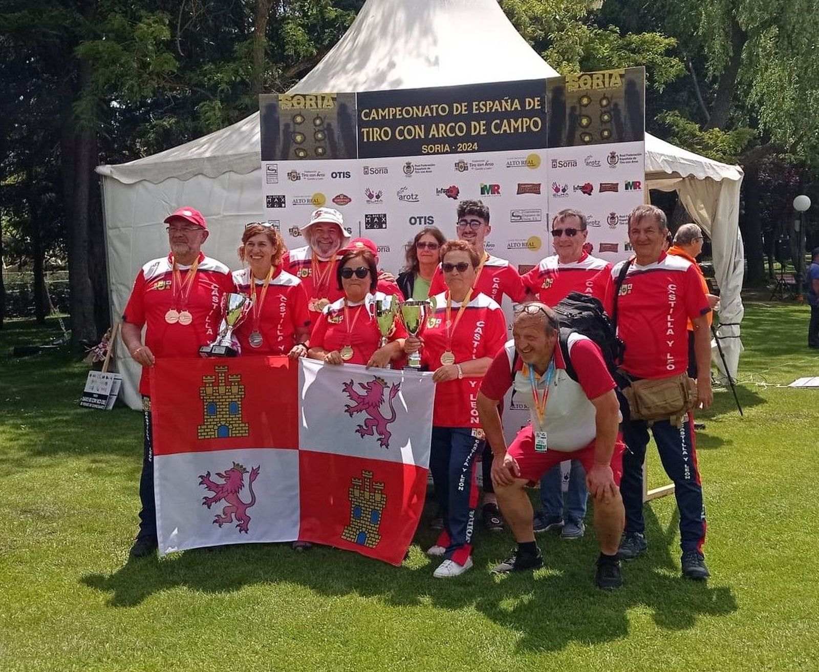 La arquera Salmantina Rosa Hernández Ávila del Club La Cuerda Floja, campeona de España de tiro con arco en modalidad de campo
