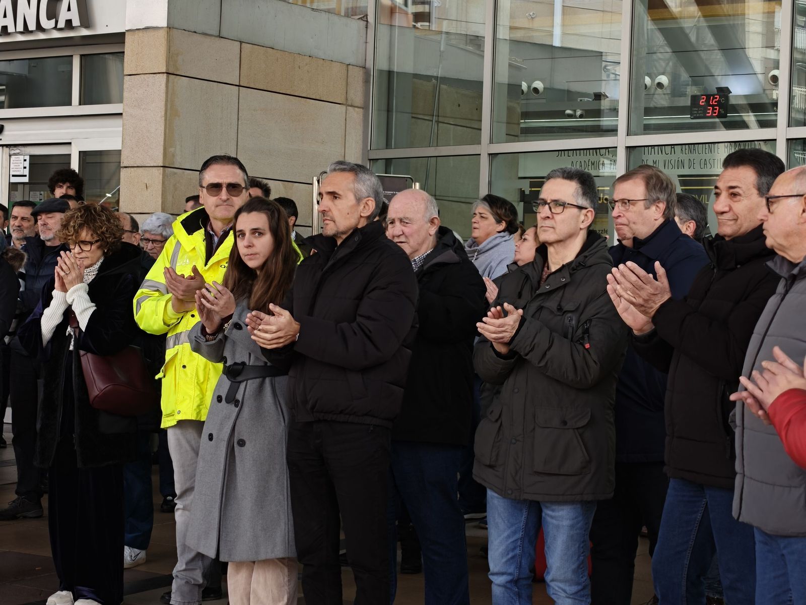 Los trabajadores de Renfe en Salamanca guardan cinco minutos de silencio tras el accidente de Adamuz
