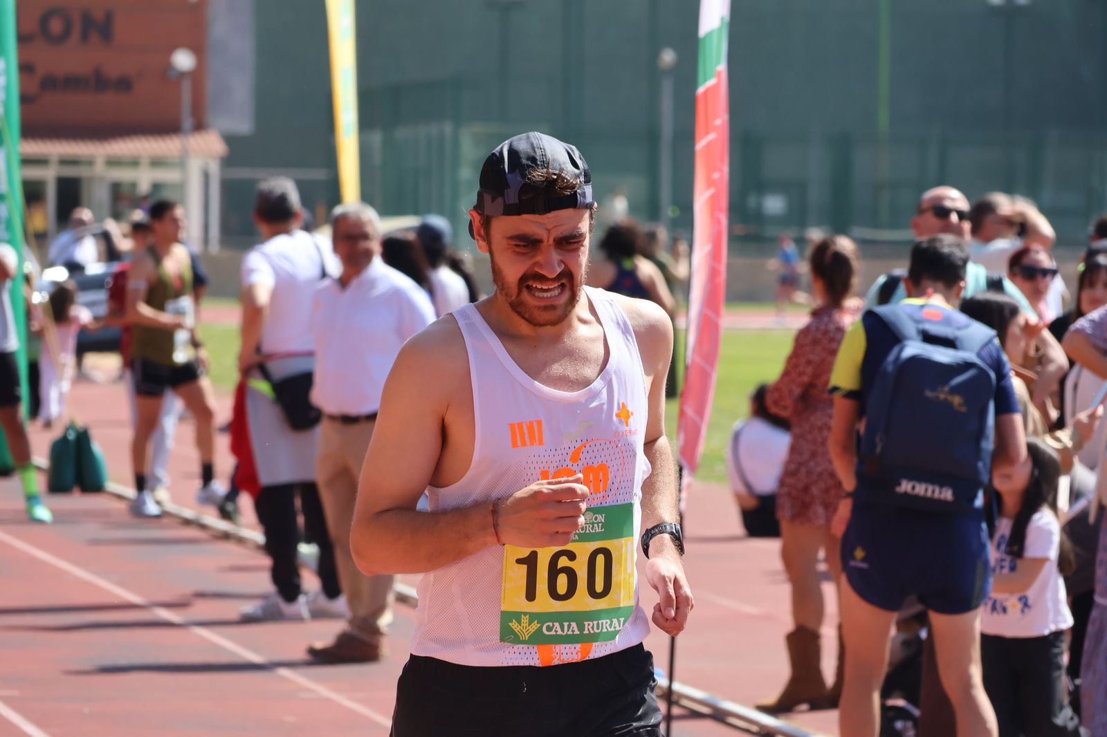GALERÍA | Revive en imágenes la llegada a meta de los atletas en la Media Maratón de Zamora