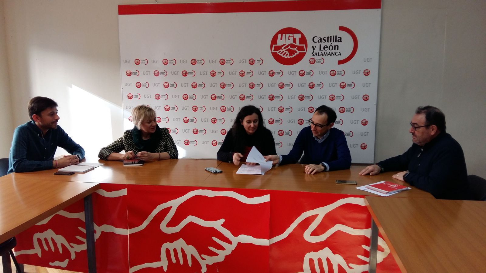 Foto parlamentarios con UGT. 3
