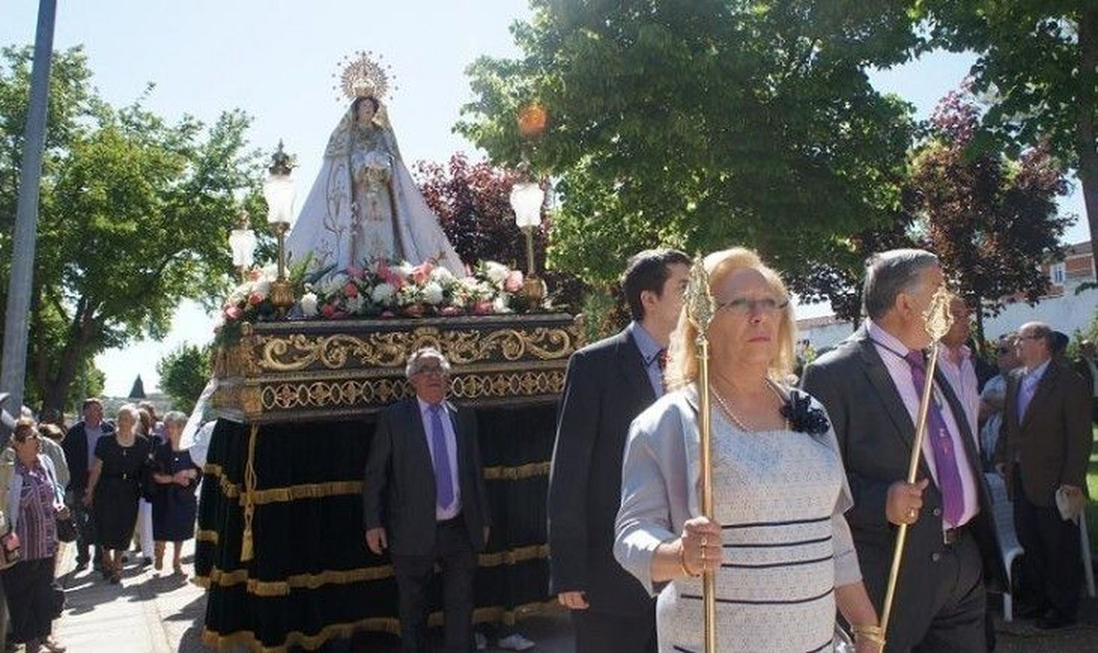 Los vecinos de Tejares honran un año más a la Virgen de la Salud