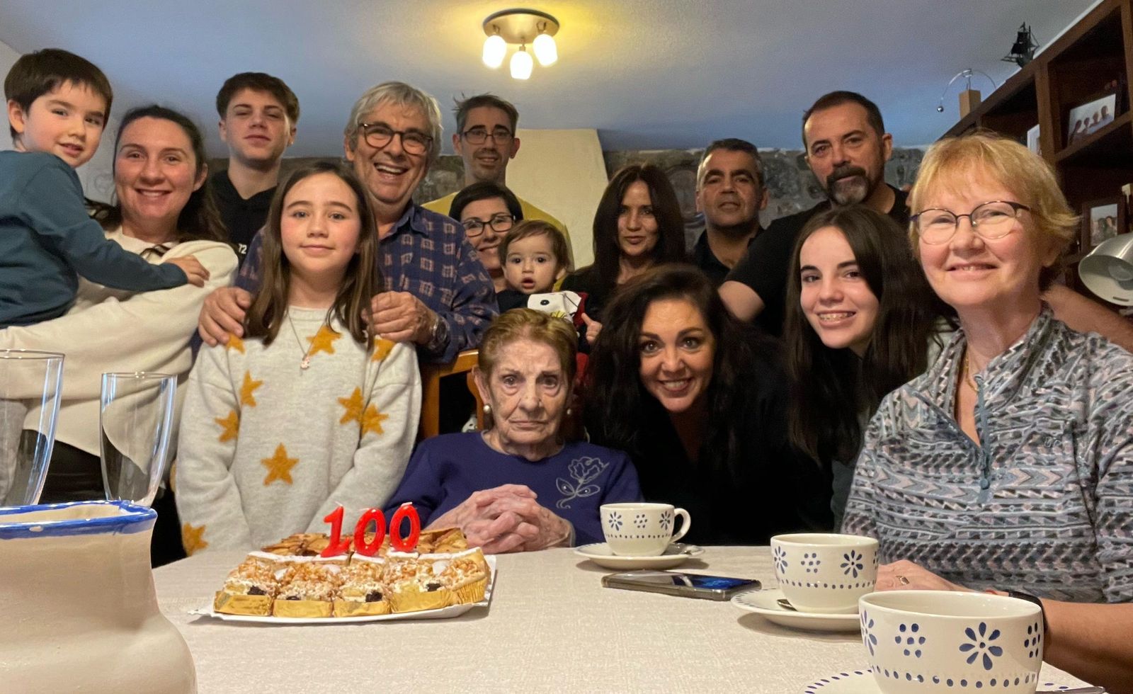 Elisa Giro, de Villarino de los Aires, celebra su 100 cumpleaños