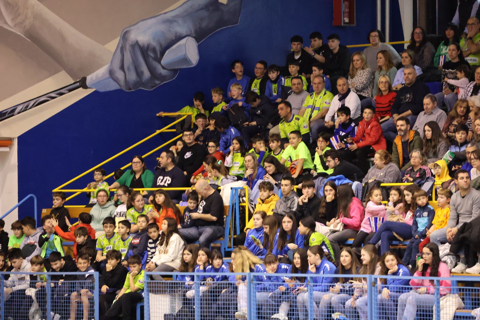 aficion-del-balonmano-zamora-en-el-angel-nieto-10