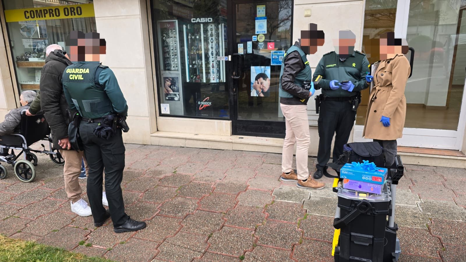 Asaltan a plena luz del día una joyería en Santa Marta de Tormes