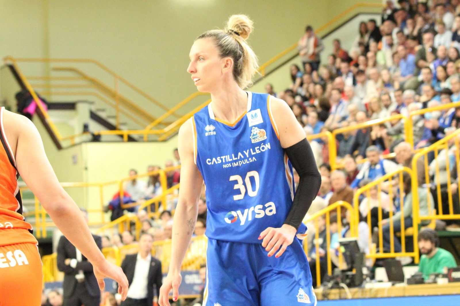 Perfumerías Avenida – Valencia Basket en el Pabellón de Würzburg