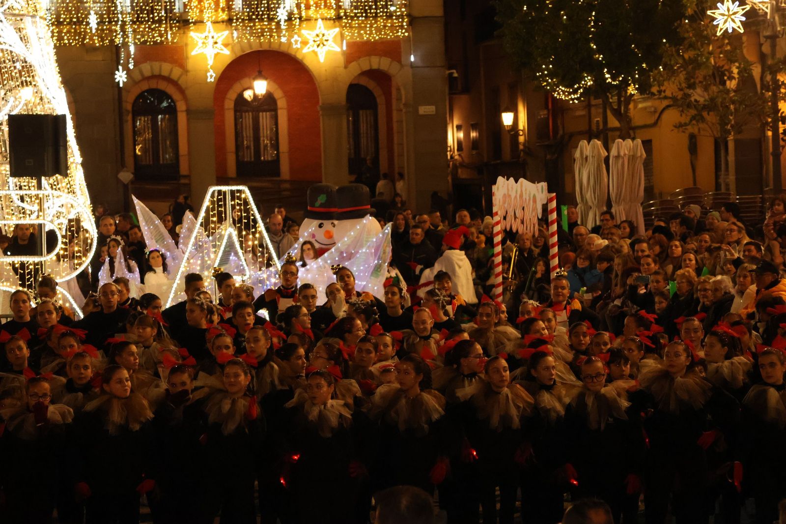 GALERÍA | El animado pasacalles de Escena por el centro de Zamora, en imágenes