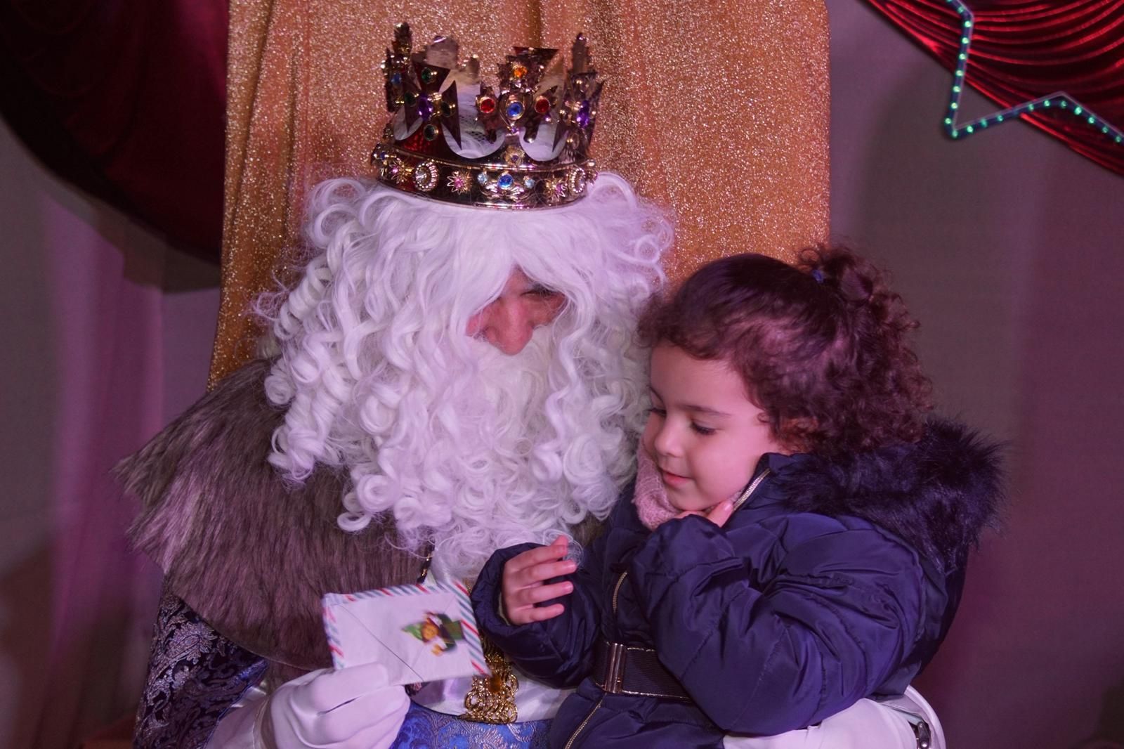 Los Reyes Magos reciben las cartas de los niños de El Encinar