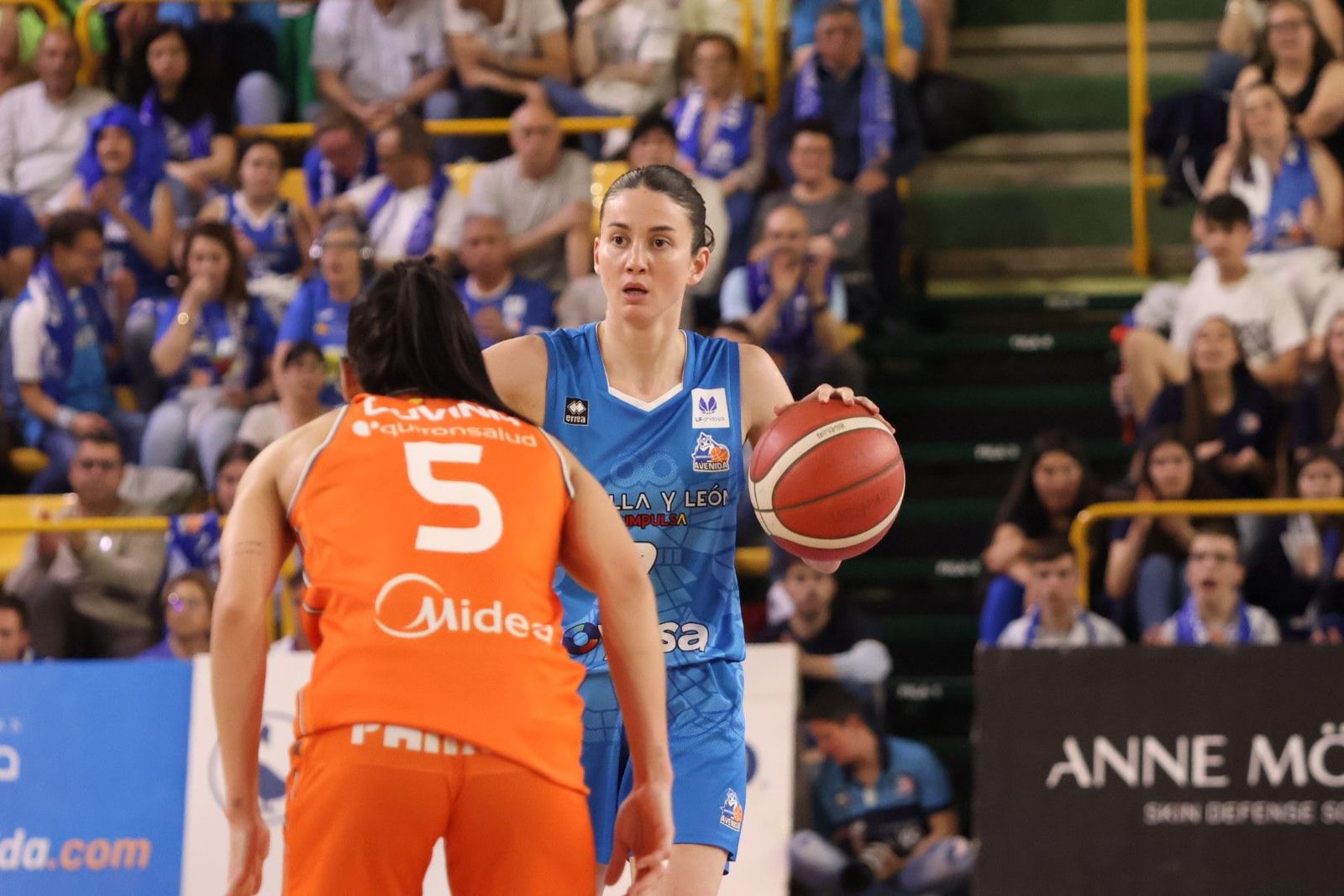 Perfumerías Avenida - Valencia Basket