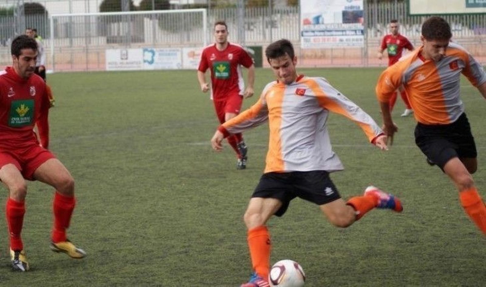 El Carbajosa se lleva el derbi ante el Navega