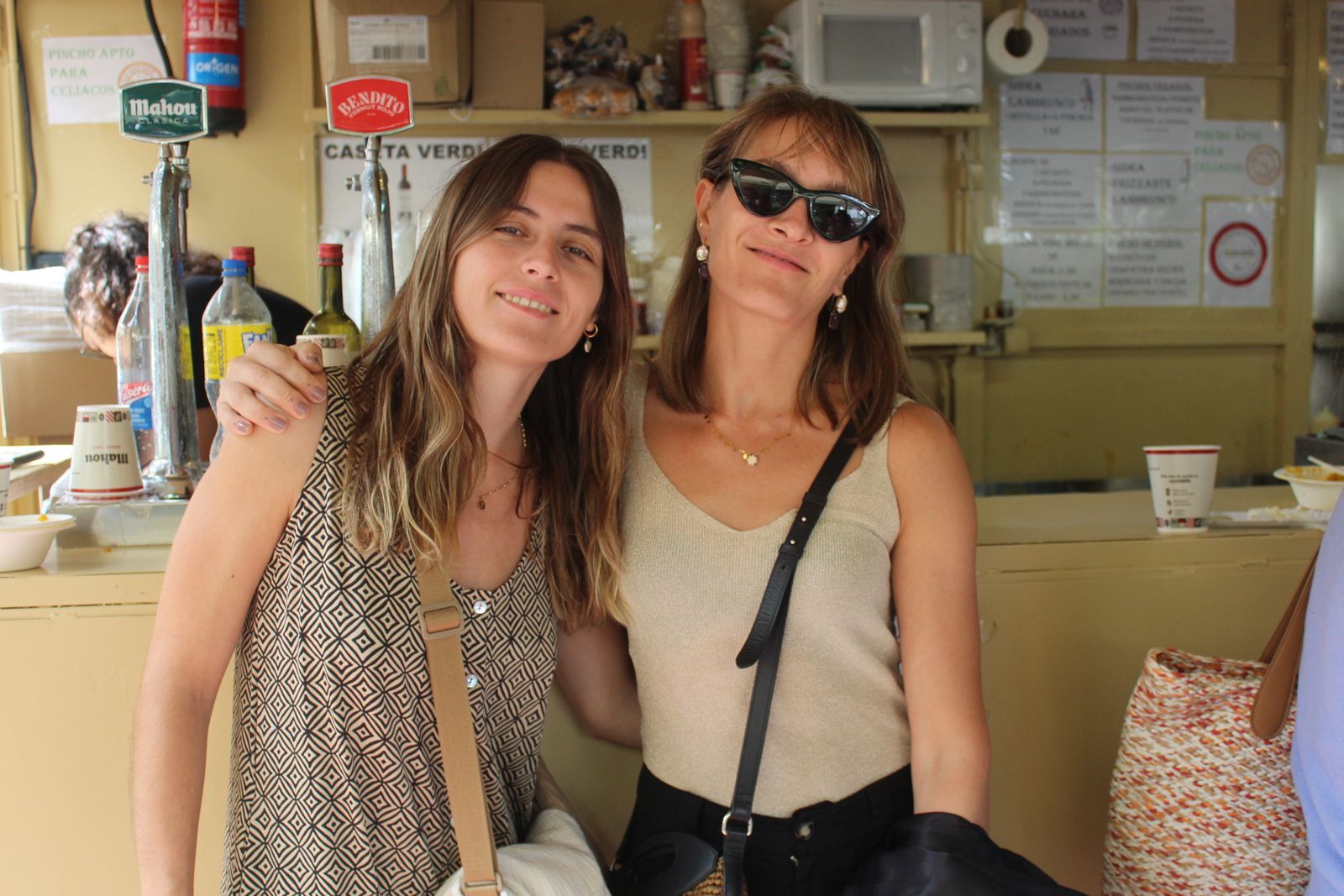 Ambiente en la Feria de Día en el mediodía de este domingo
