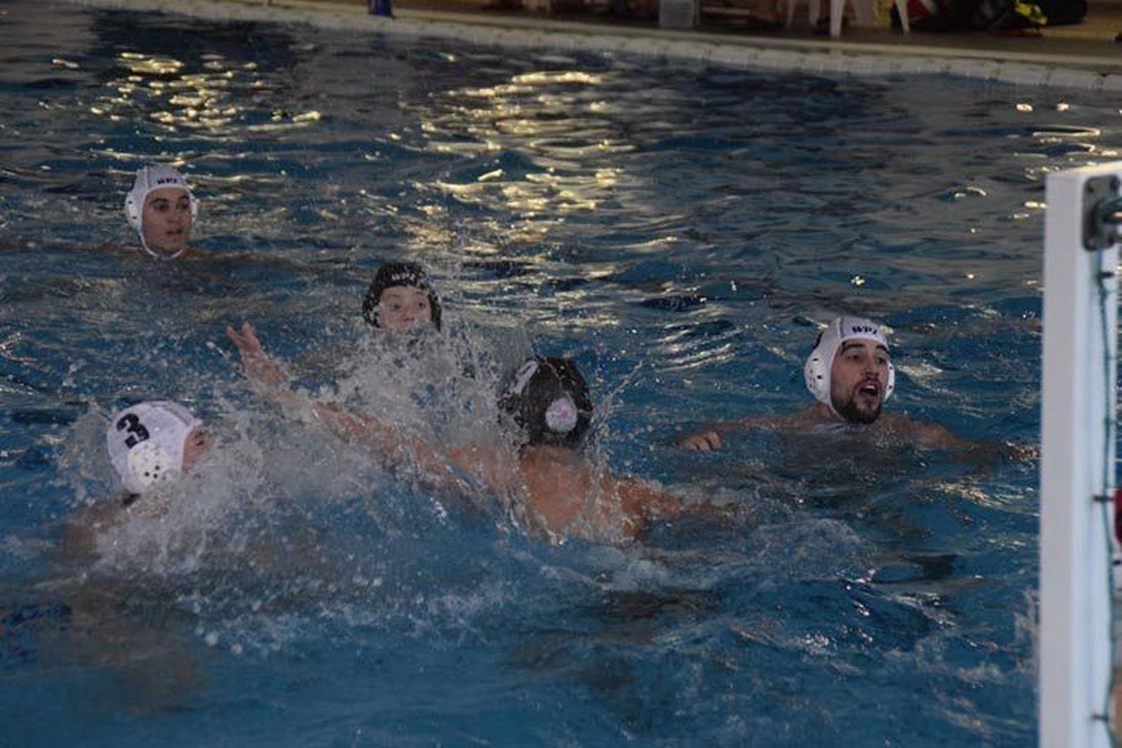 Luces y sombras en el inicio de temporada del Waterpolo Zamora
