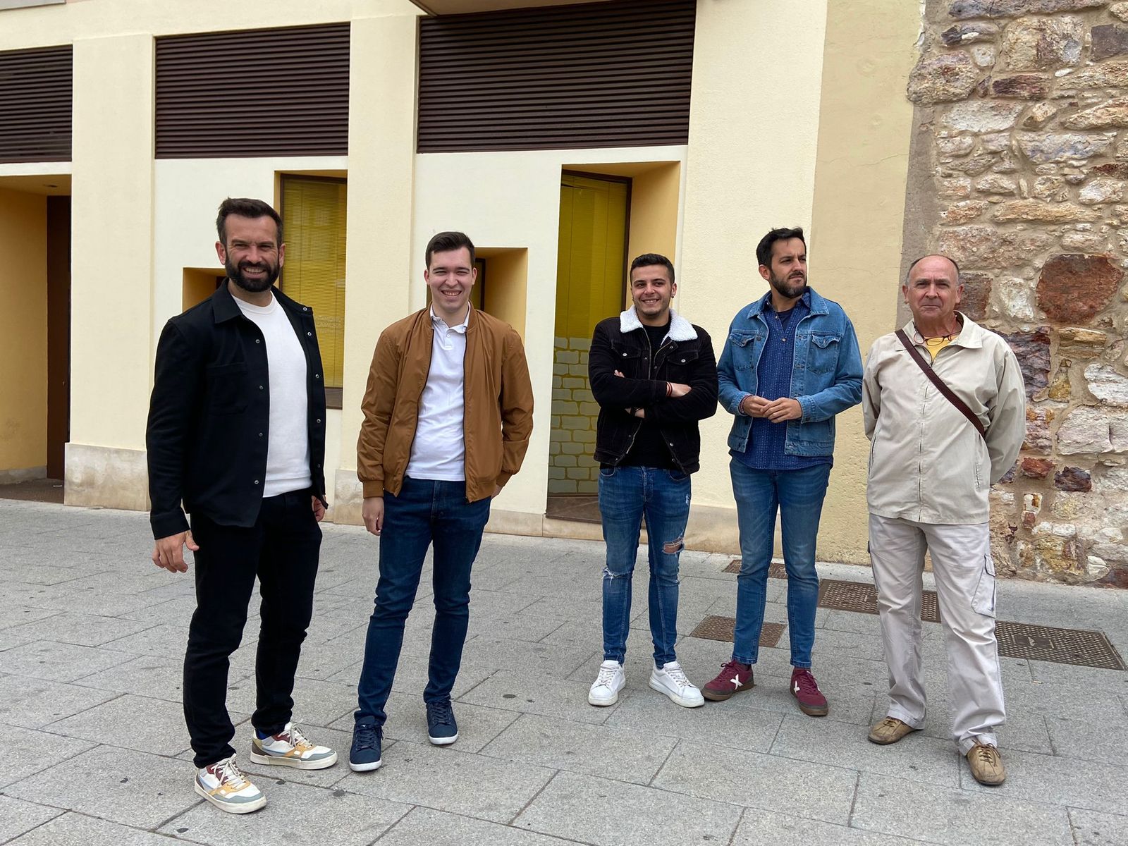 El PSOE presenta su política de juventud a las puertas de la Oficina de Información Juvenil del Ayuntamiento de Zamora