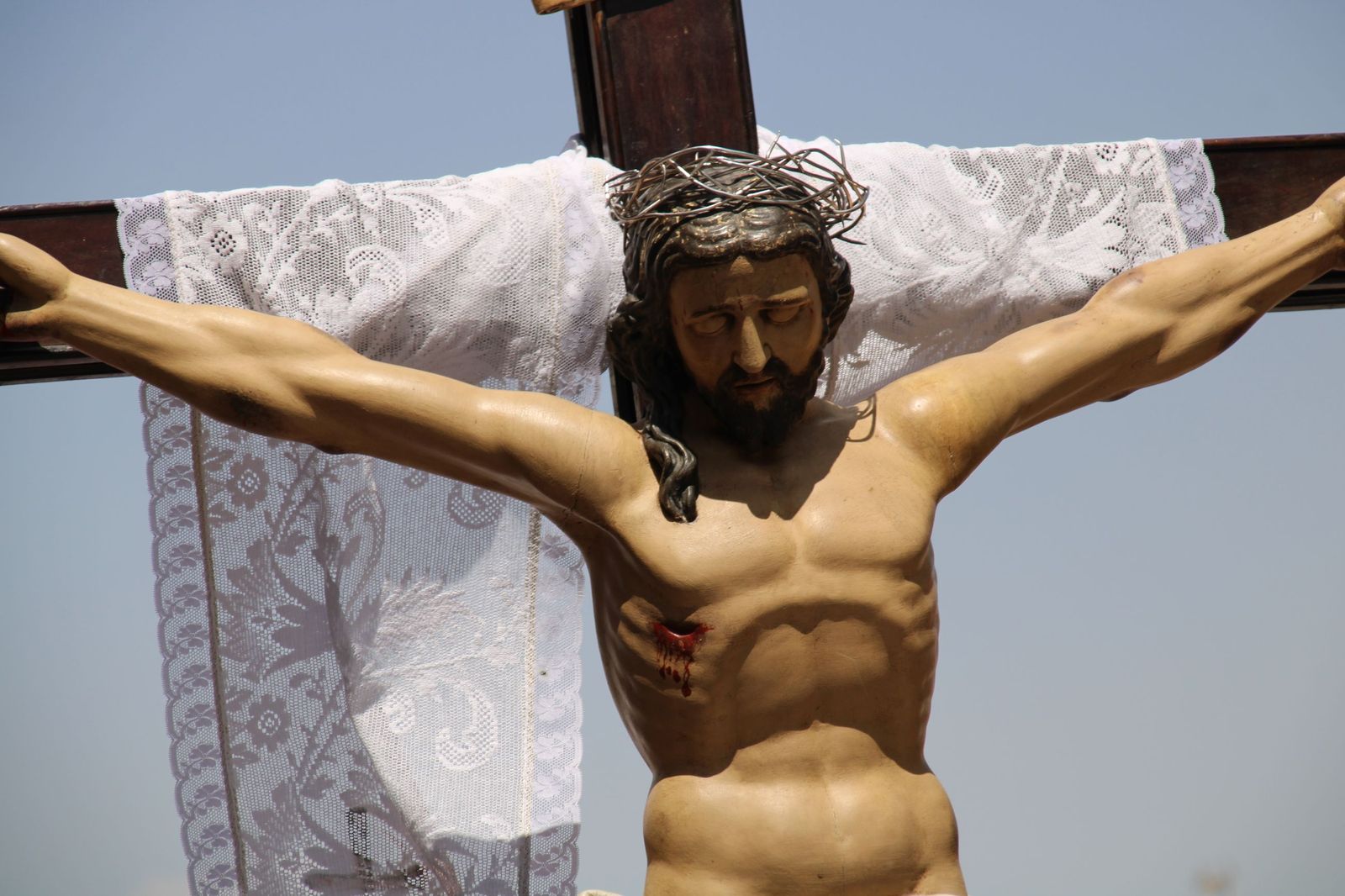 Procesión en honor al Cristo de las Batallas en Castellanos de Moriscos