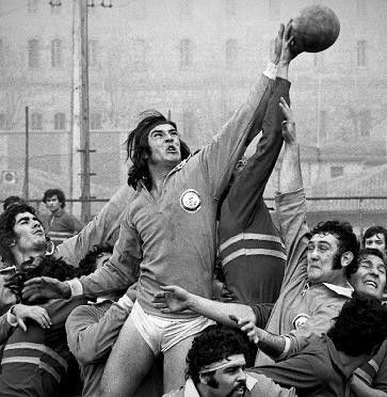 El CC El Tormes acoge una exposición que recuerda al Sargento Peppers