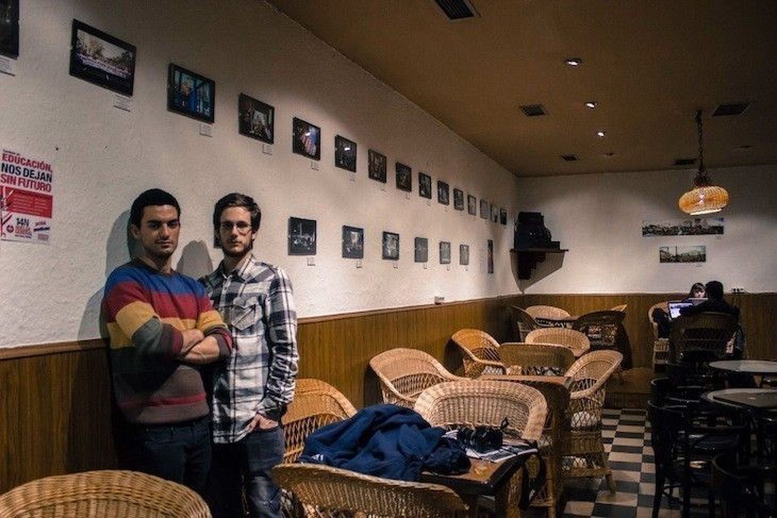 El Alcaraván acoge una muestra fotográfica sobre la respuesta social ante la crisis