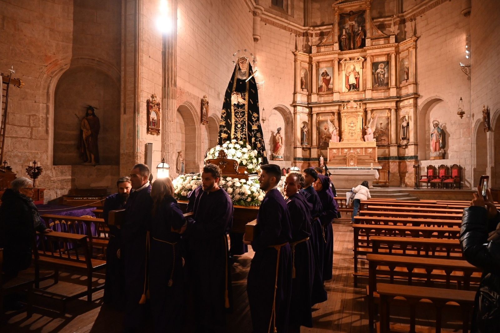 Procesión de La Virgen Dolorosa en Ciudad Rodrigo (3).jpg