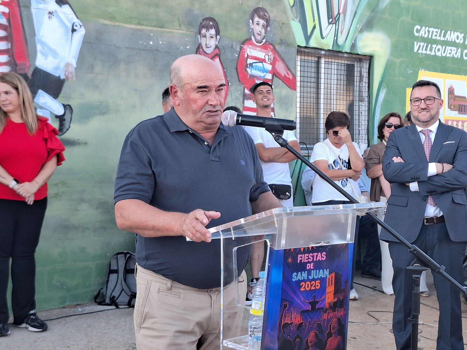 El campo de Castellanos de Villiquera pasa a llamarse Marcelino Valle