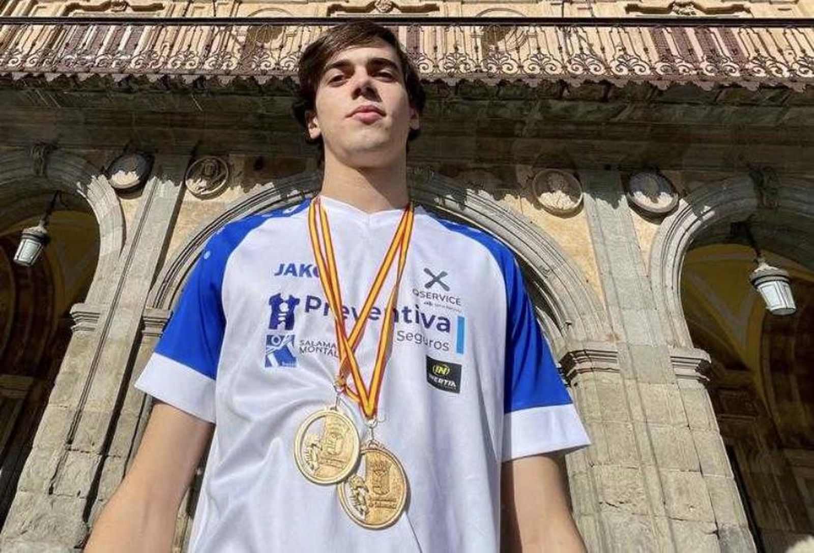 Diego Ruiz, bicampeón en el campeonato provincial de Pista Cubierta