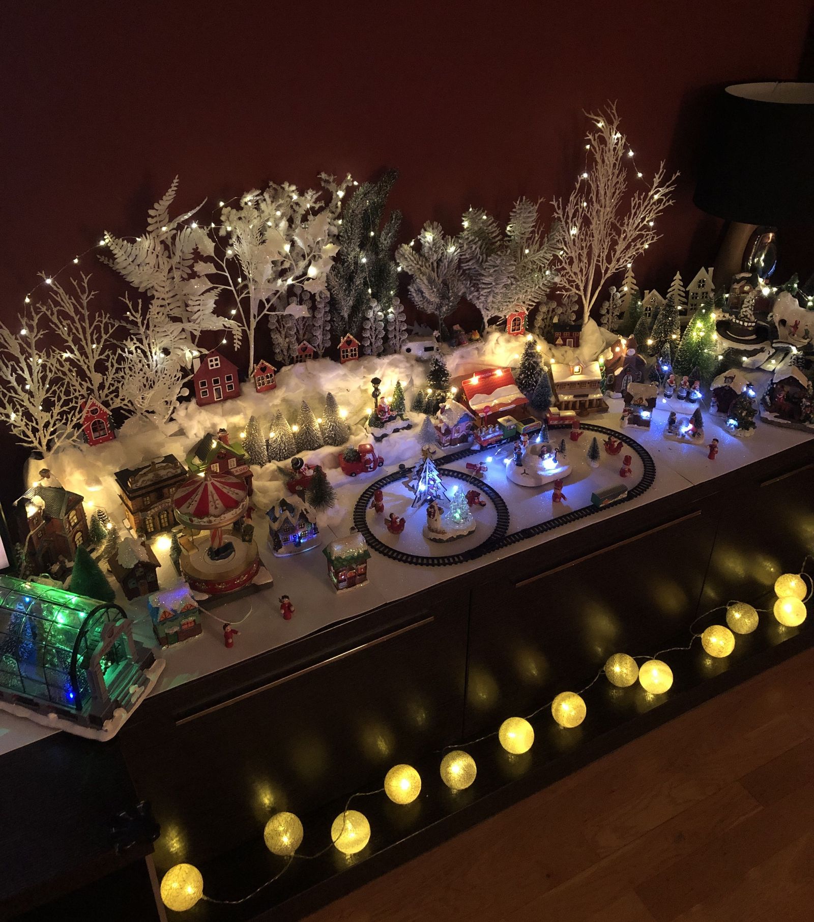 e-v-m-v-decoracion-navidena-en-una-vivienda-situada-en-la-calle-la-beira-1