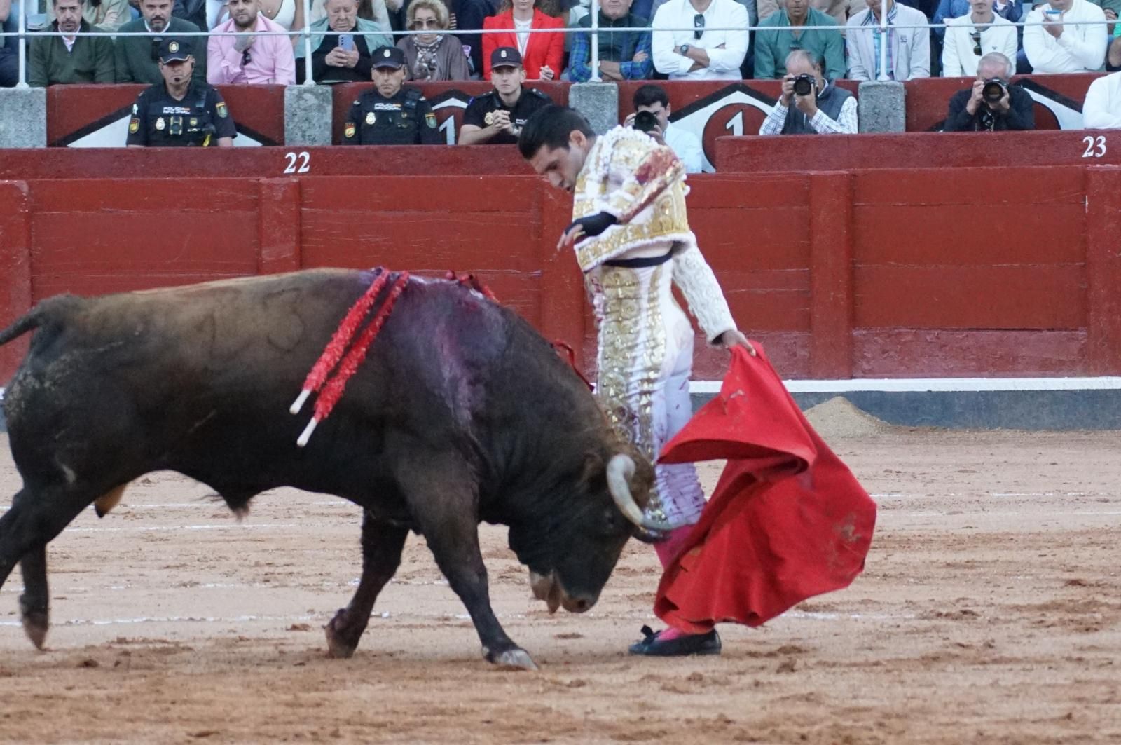 La corrida concurso para despedir la feria con Morante, Talavante y Borja Jiménez: imágenes de los mejores momentos en La Glorieta