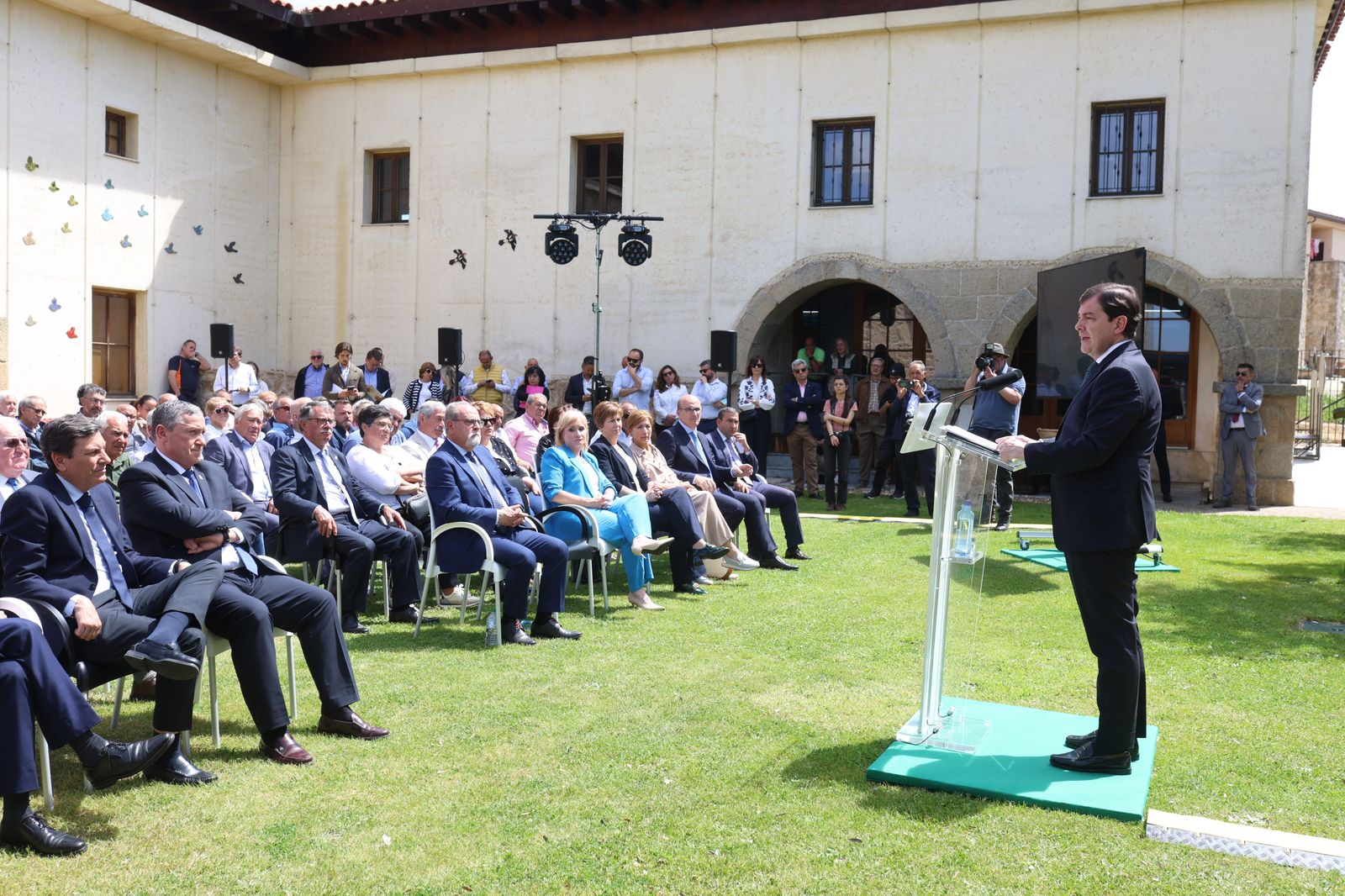 El presidente de la Junta de Castilla y León, Alfonso Fernández Mañueco, presenta el Plan Socioeconómico de La Raya. L Leal / ICAL