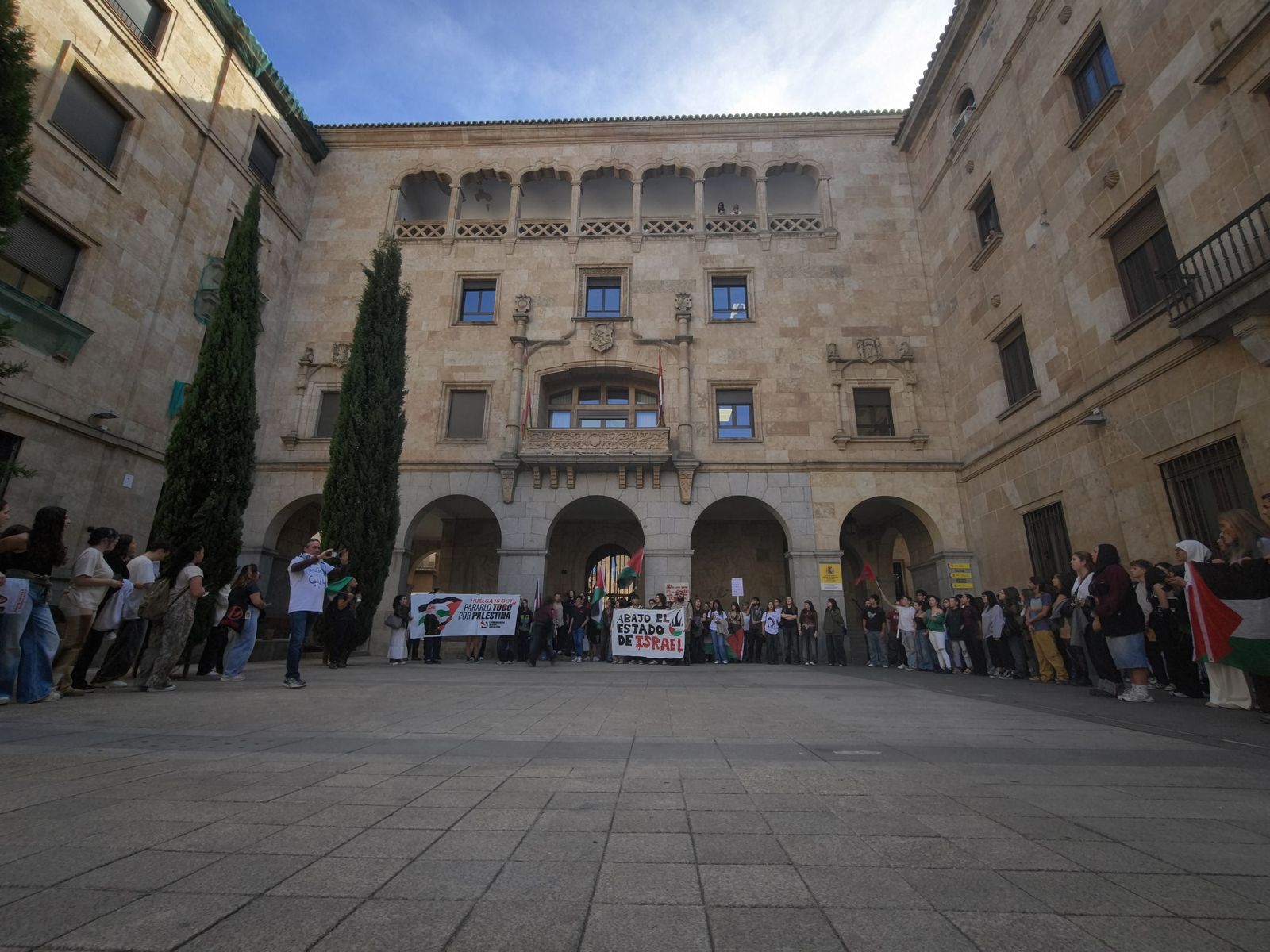 Los estudiantes de Salamanca recorren Salamanca alzando la voz por Palestina