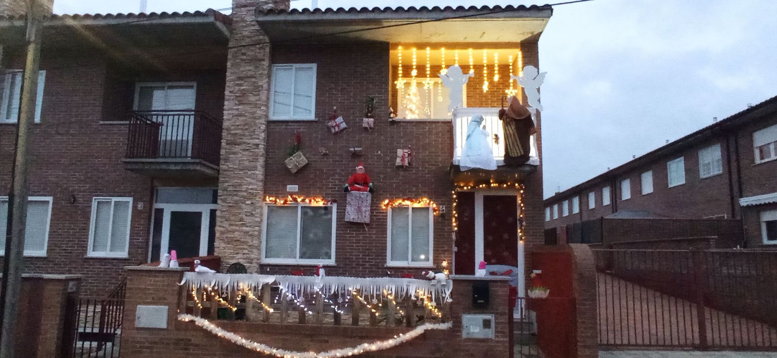 J.M.S.T. - Decoración navideña en una vivienda de Aldearrubia (6).jpg