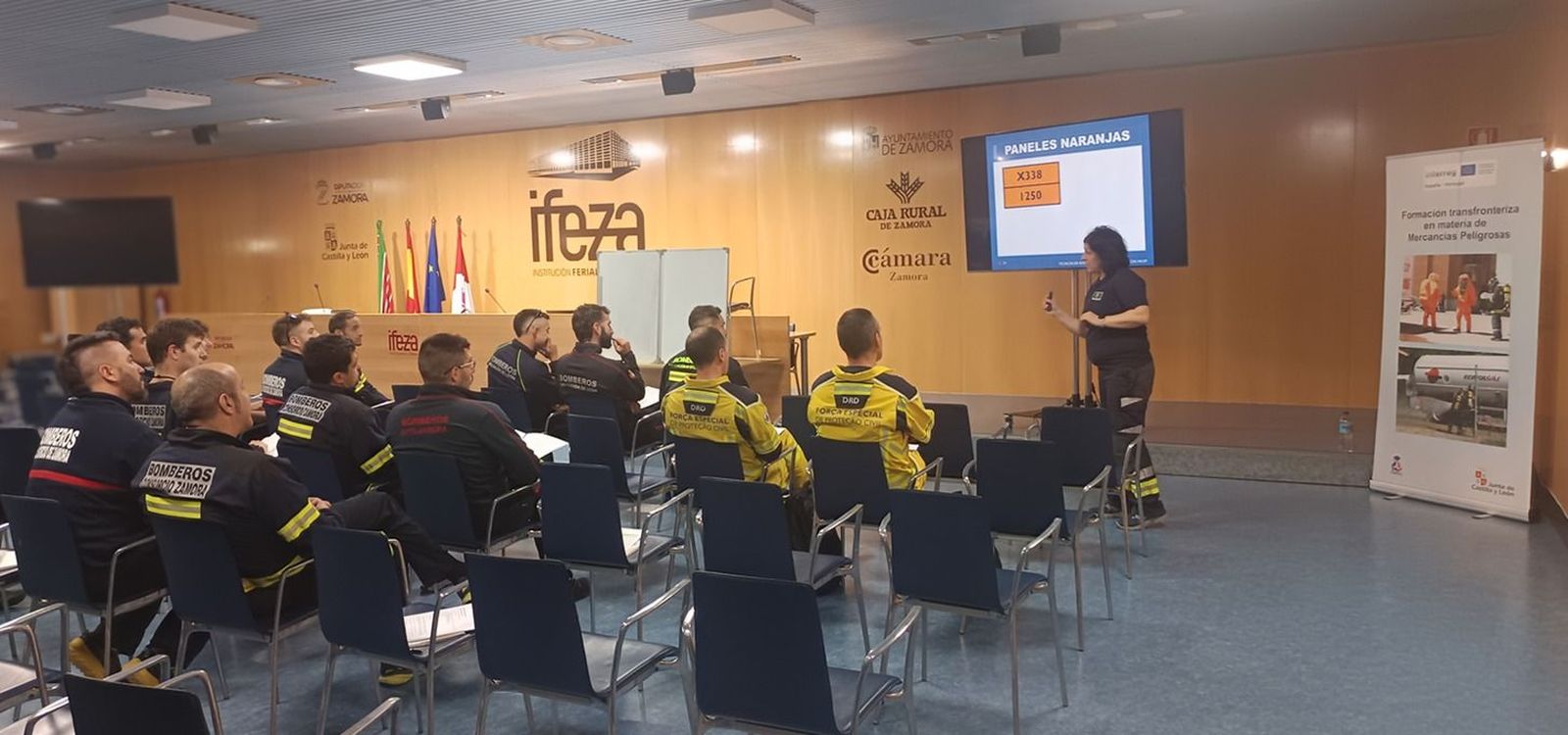 Bomberos de Castilla y León y Portugal se entrenan en Zamora para afrontar accidentes con mercancías peligrosas