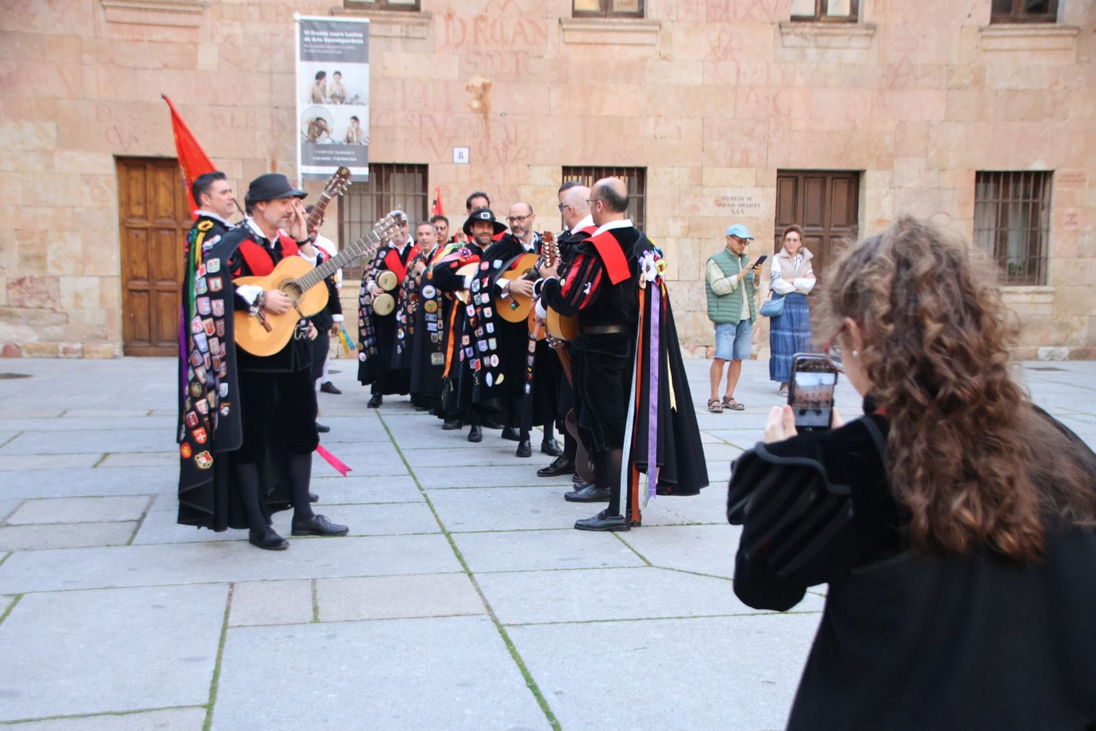 Tunas de toda España cantan al son de la historia por las calles de Salamanca