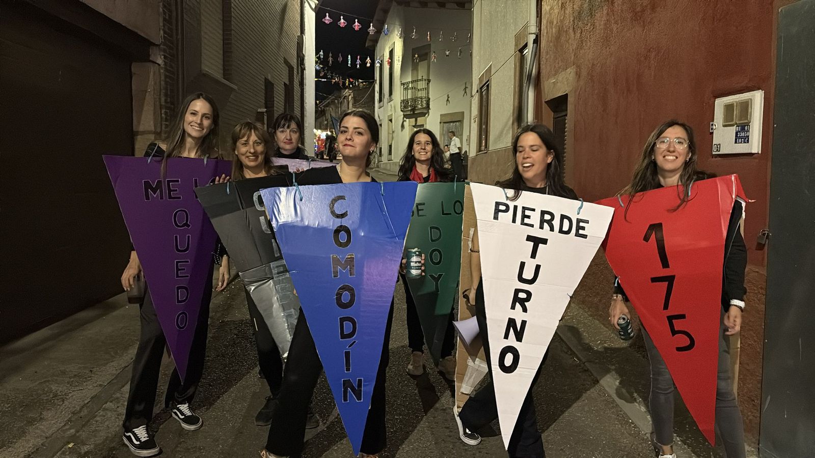 Desfile de carrozas en Pereña