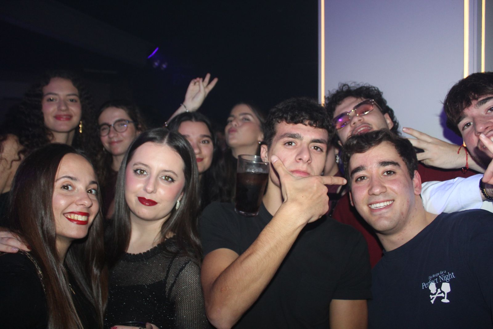 El Fin de Año Universitario continua por los bares de la capital del Tormes tras las doce campanadas