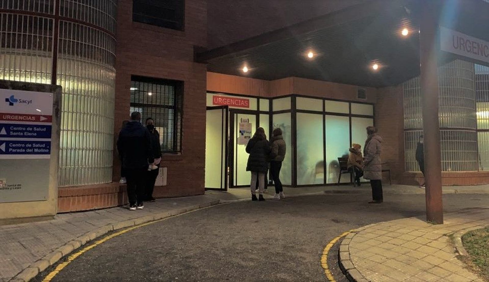 Zamoranos esperando a las afueras de Santa Elena