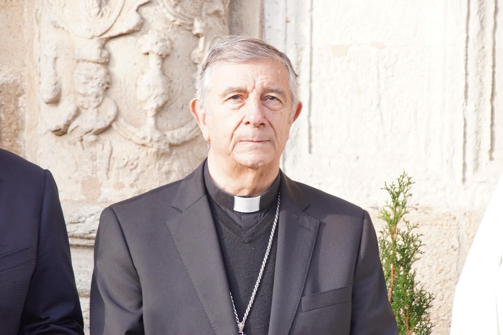 apertura-de-la-basilica-de-la-anunciacion-para-venerar-el-cuerpo-de-santa-teresa-en-alba-de-tormes-fotos-juanes-20