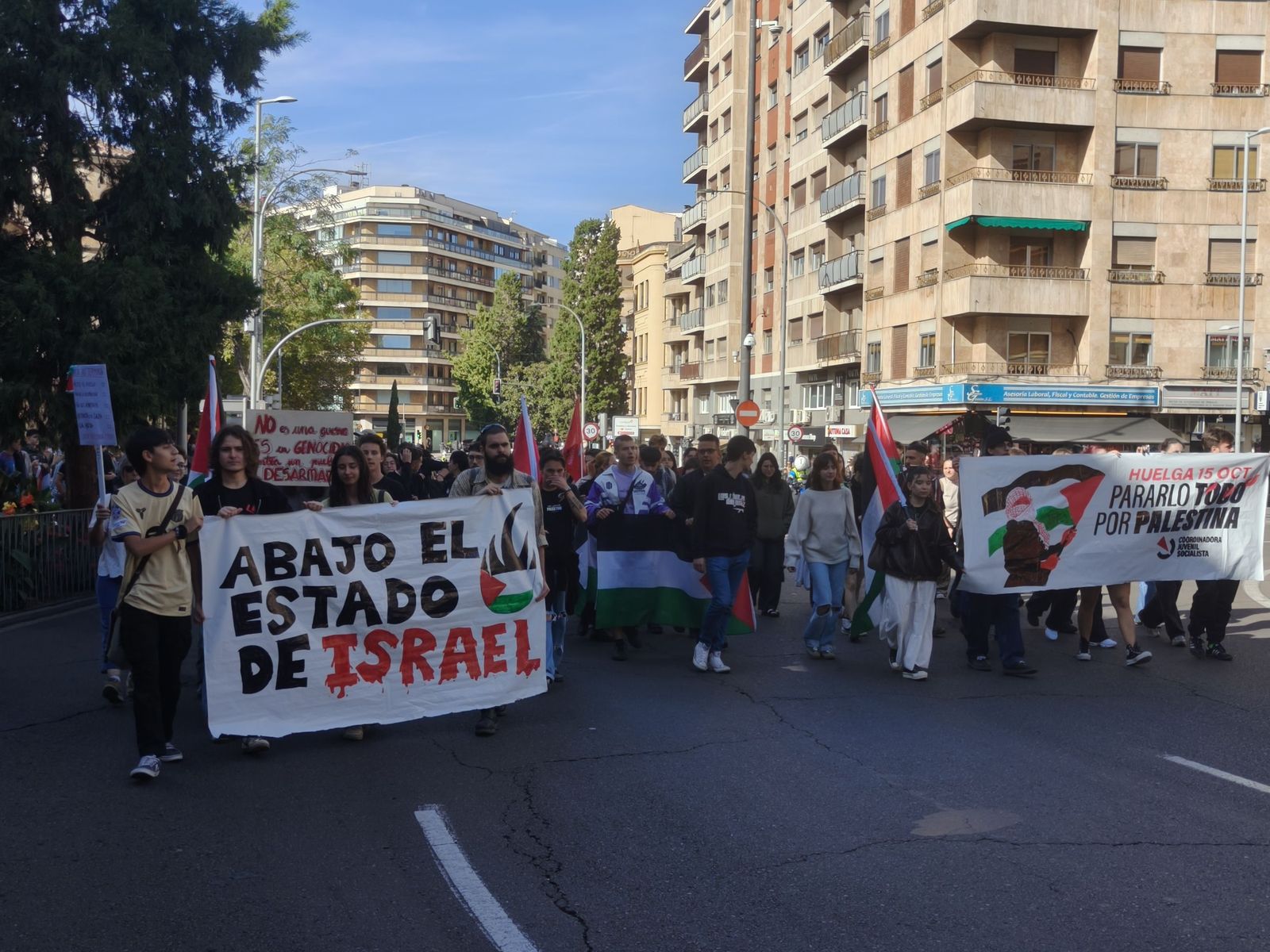 Los estudiantes de Salamanca recorren Salamanca alzando la voz por Palestina