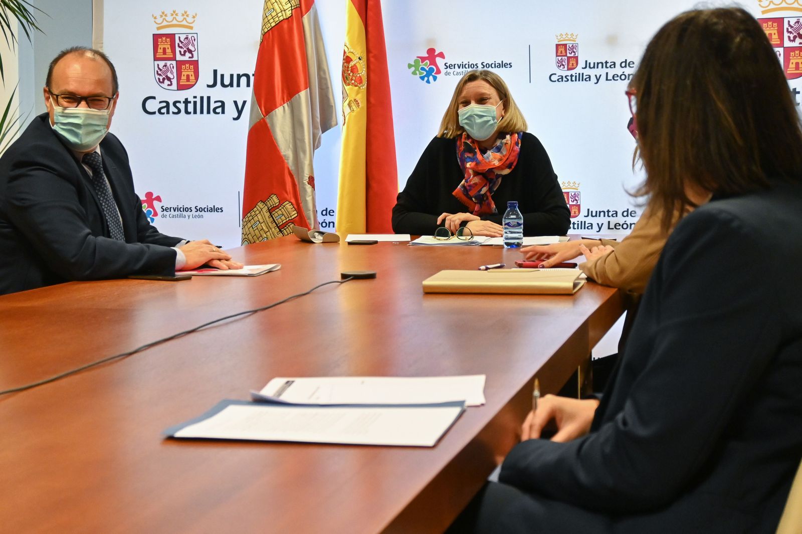 Mesa dialogo social junta isabel blanco (1)