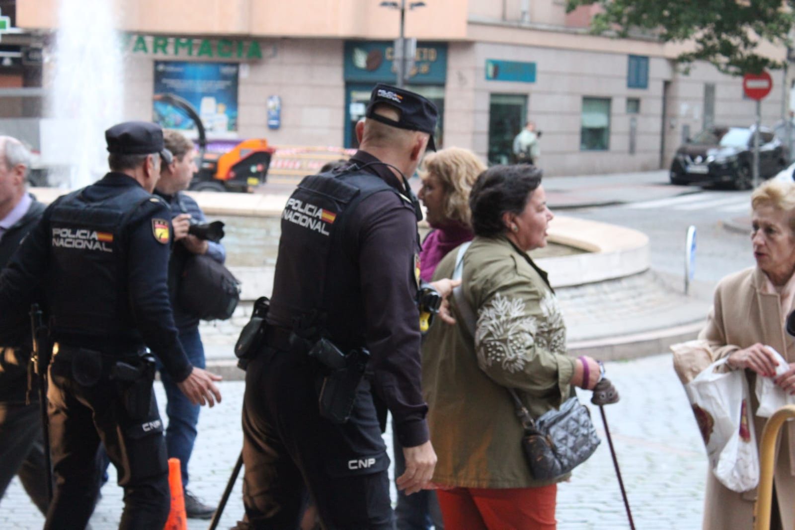 un-detenido-en-las-protestas-por-la-tala-de-arboles-en-la-plaza-del-oeste-26