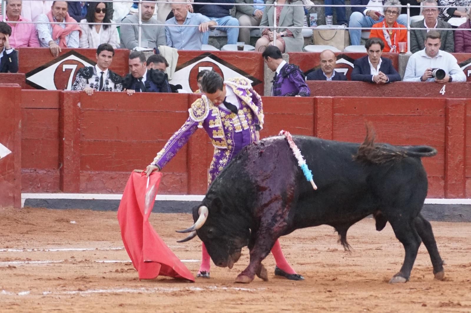 corrida-concurso-momentos-mas-destacados-del-ultimo-festejo-de-abono-de-la-feria-taurina-virgen-de-la-vega-2024-fotos-carlos-h-g-y-juanes-15