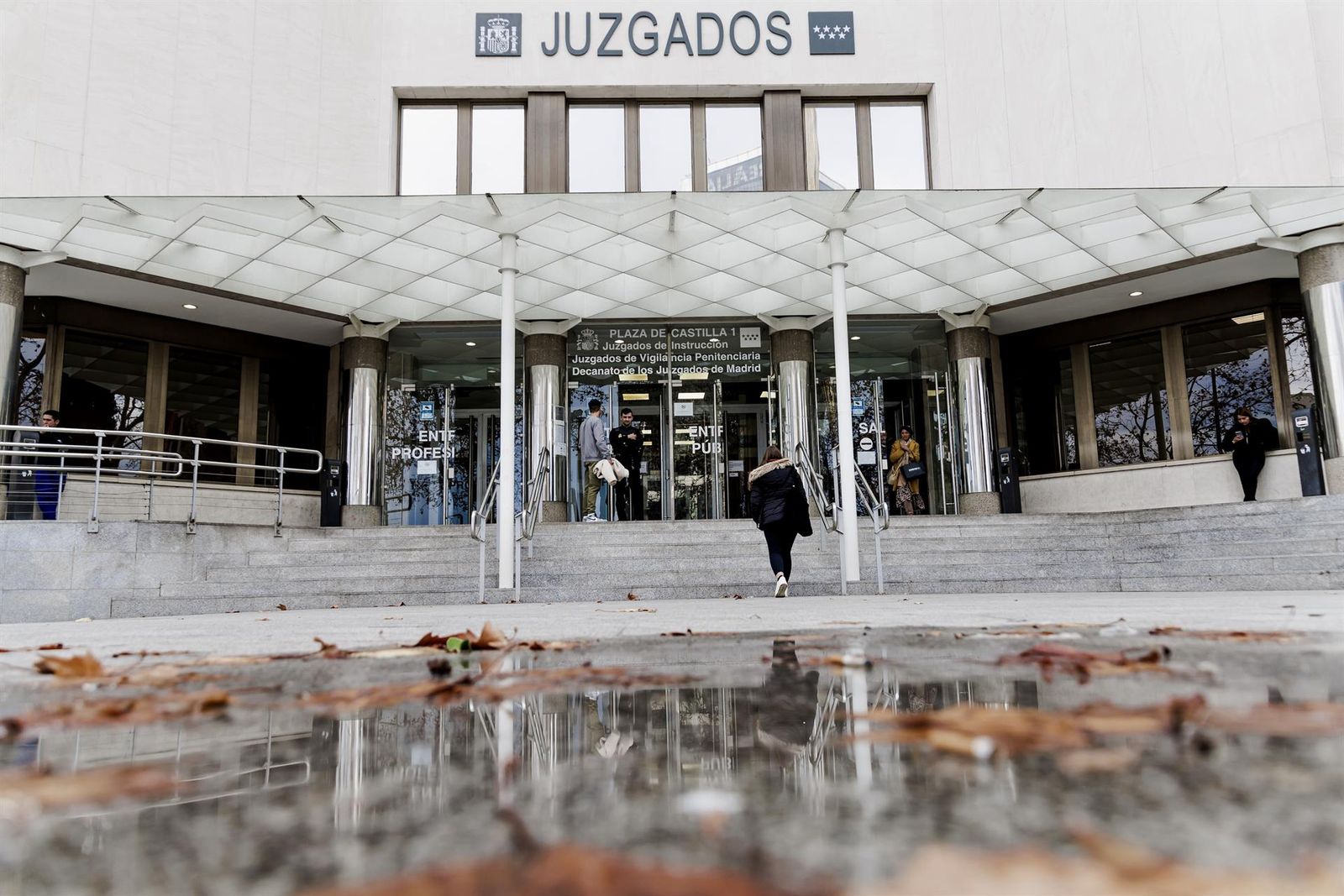 Exterior de los juzgados de Plaza de Castilla durante la llegada a declarar de los policóias responsables del atestado a los juzgados de Plaza de Castilla, a 8 de enero de 2025, en Madrid (España). La jueza que investiga a Nacho Cano por presuntos delitos - Carlos Luján - Europa Press Exterior de los juzgados de Plaza de Castilla durante la llegada a declarar de los policóias responsables del atestado a los juzgados de Plaza de Castilla, a 8 de enero de 2025, en Madrid (España). La jueza que investiga a Nacho Cano por presuntos delitos - Carlos Luján - Europa Press