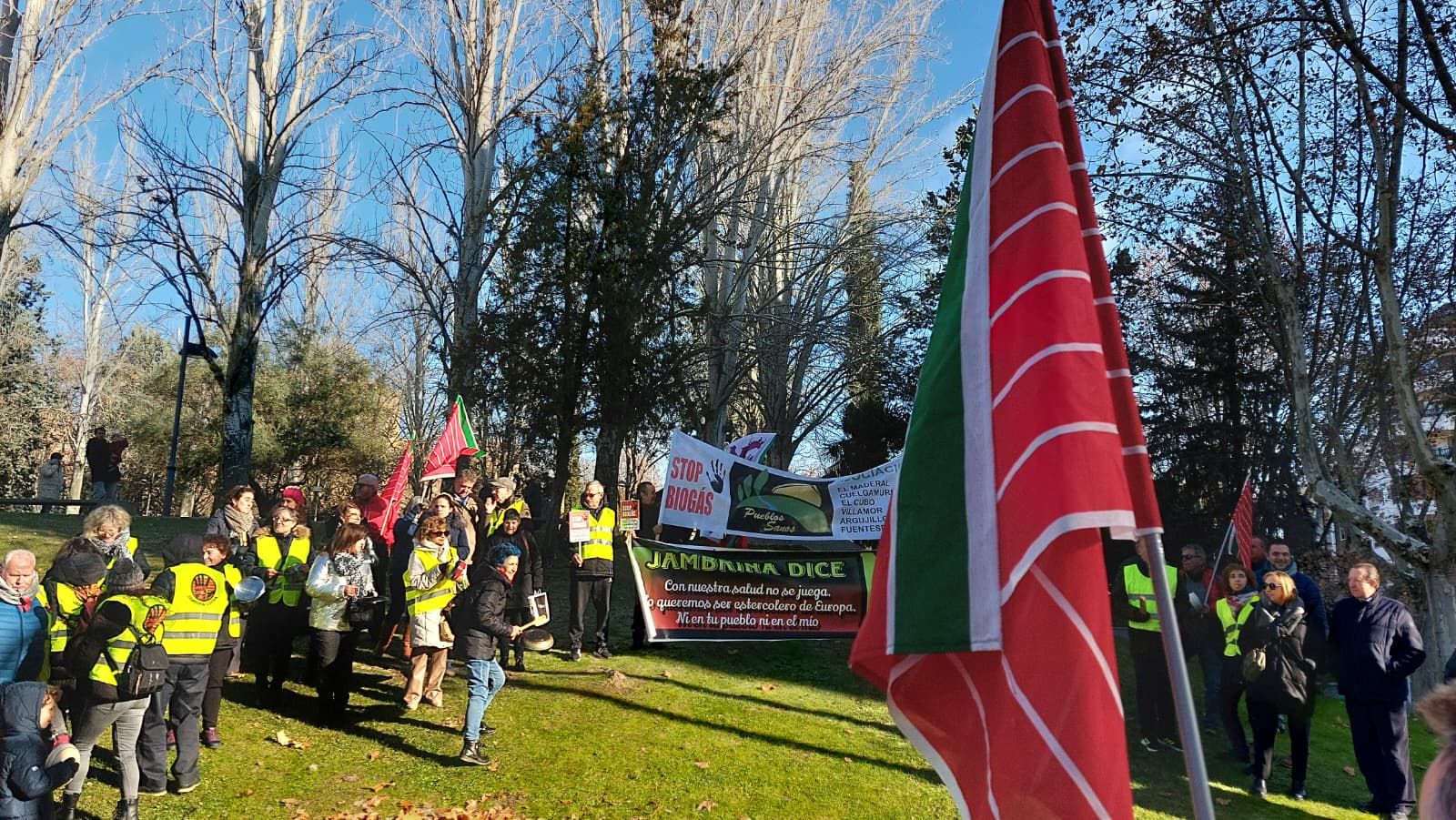 Cacerolada en Zamora contra las plantas de biogás (14).jpeg