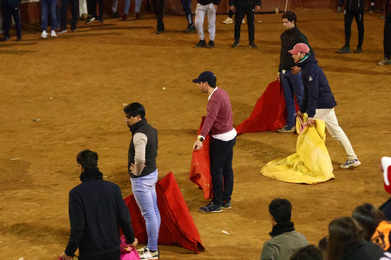 Capea nocturna de lunes en el Carnaval del Toro 2026