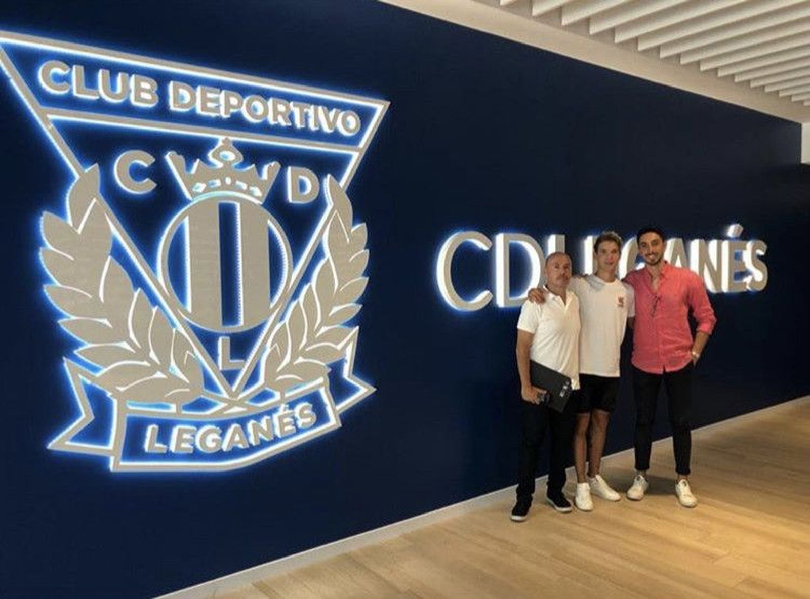 C237D1FF D1FB 40E8 81C7 D4234D91A53C