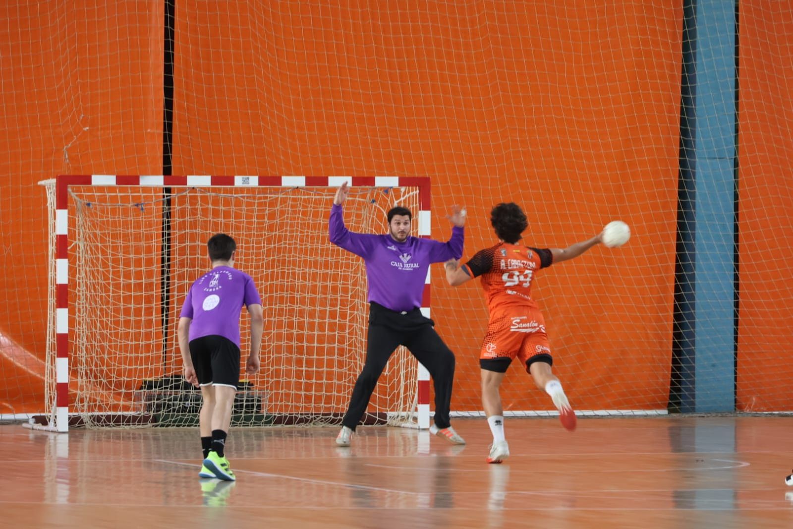 Partido de pretemporada entre el Balonmano Zamora y Balonmano Salamanca