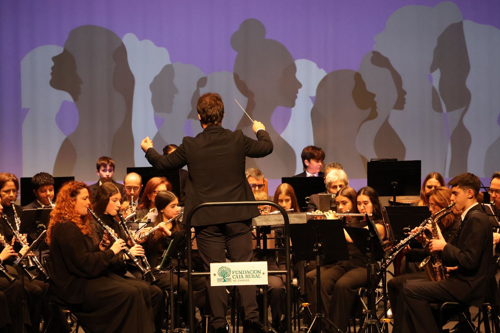 Concierto contra la Violencia de Género en el Ramos Carrión (24).JPG
