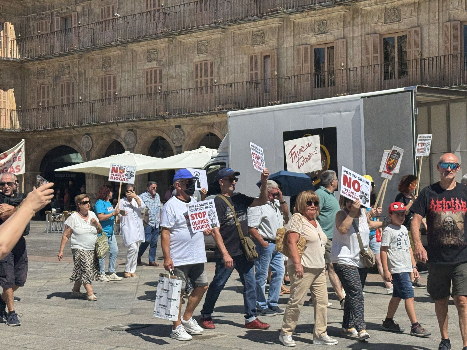 Manifestación Biogás en la Plaza Mayor de Salamanca
