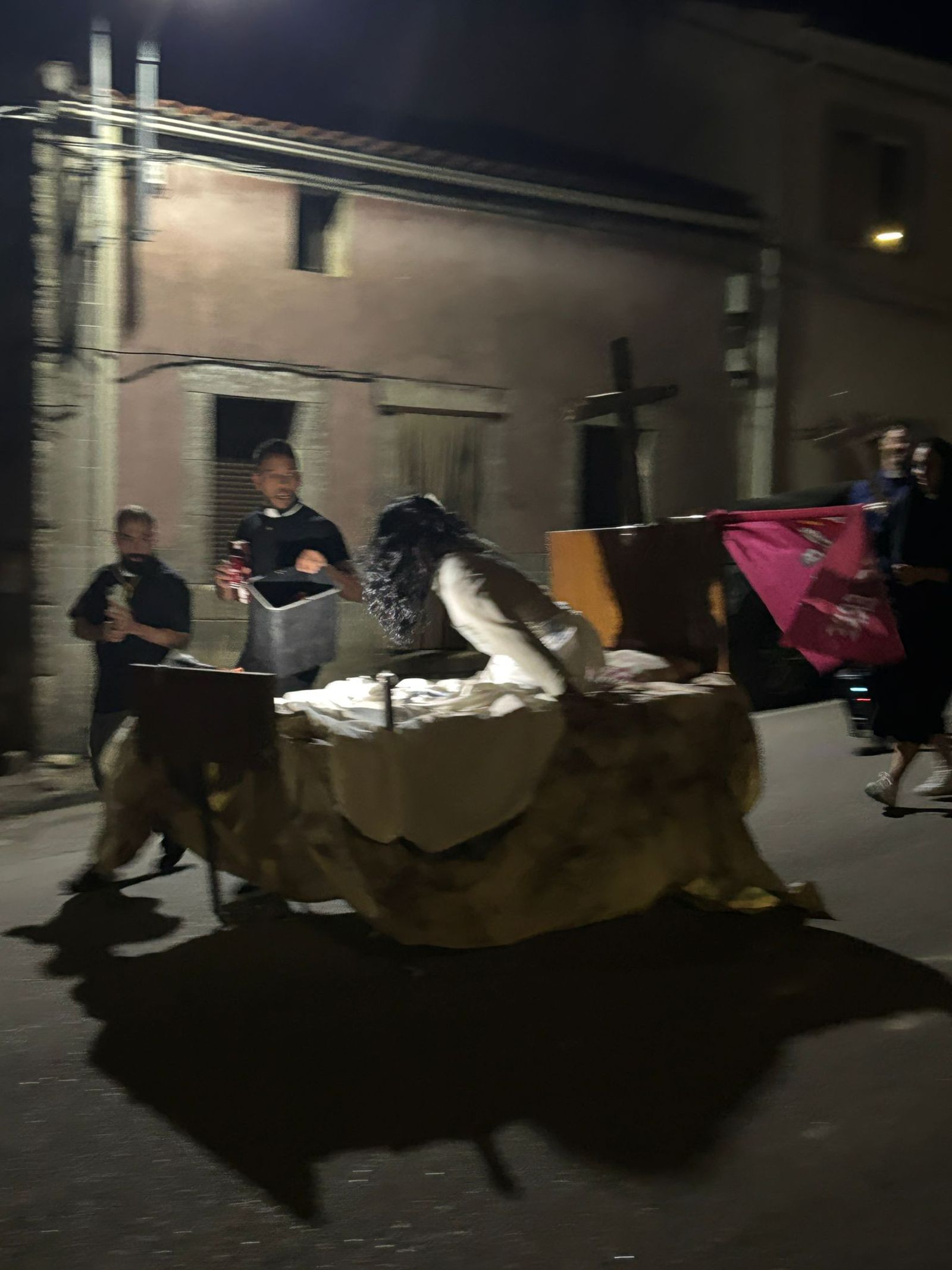 Desfile de peñas en Masueco 2025